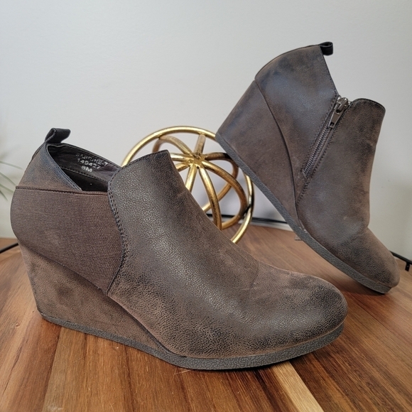 Pierre Dumas Sabrine-7 Brown Faux Leather Wedge Bootie Size 8 - Picture 3 of 17